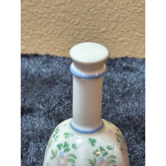 Vintage Laura Royal Tara Bone China Floral Bell From Ireland - Picture 3 of 8